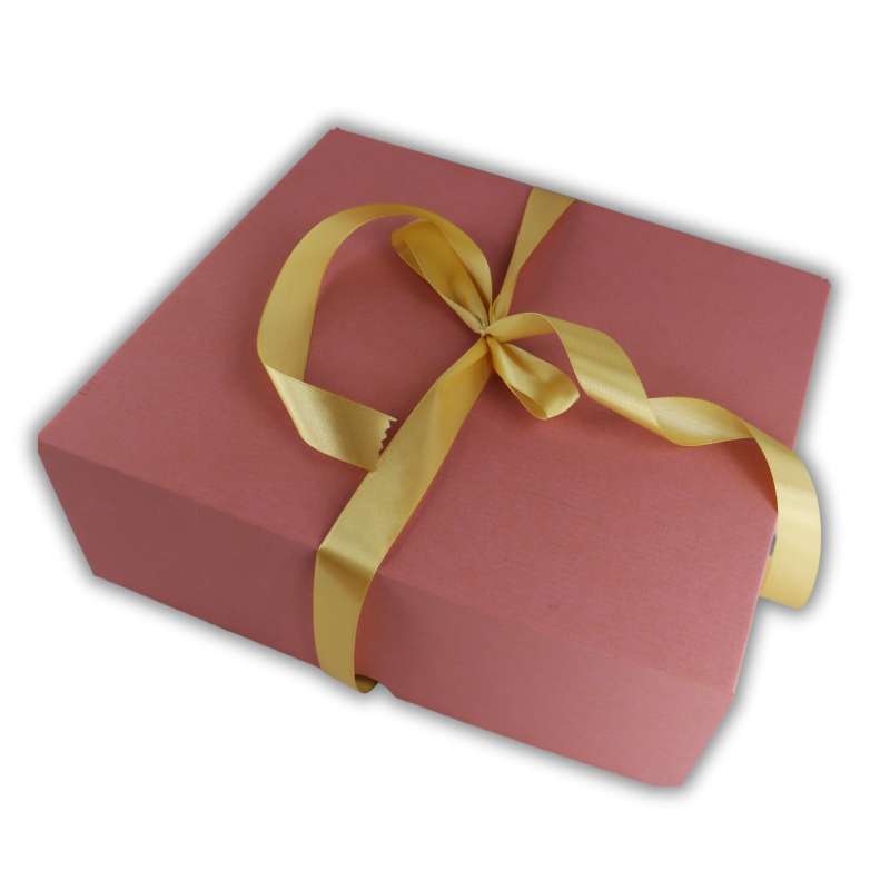Box Prezentowy Rose – Elegancki Upominek z Słodyczami i Świecą